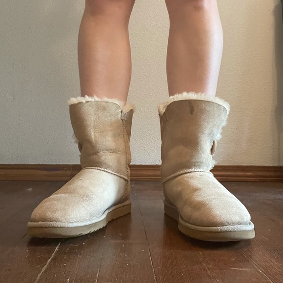 Tall Ugg Boots - Picture 2 of 5